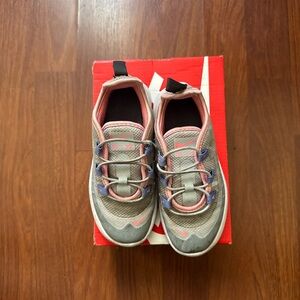 Nike Air Max Axis Kids Gray and Pink
